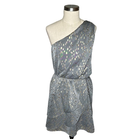BCBGeneration Dresses & Skirts - BCBGeneration Gray Metallic Dot One Shoulder Ruffle Tiered Dress Size 8 NWT Glam